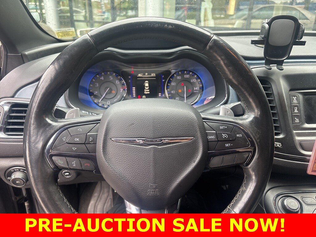 2015 Chrysler 200 S photo 2