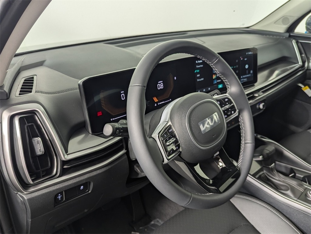2025 Kia Sorento S photo 12