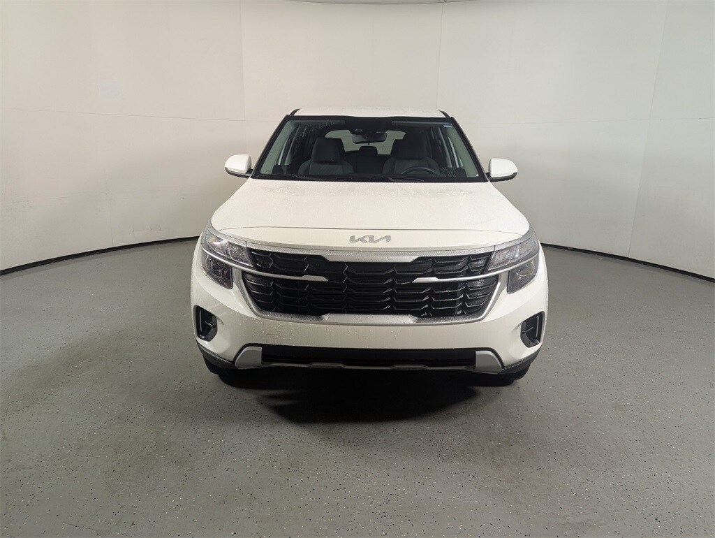 2025 Kia Seltos LX photo 2