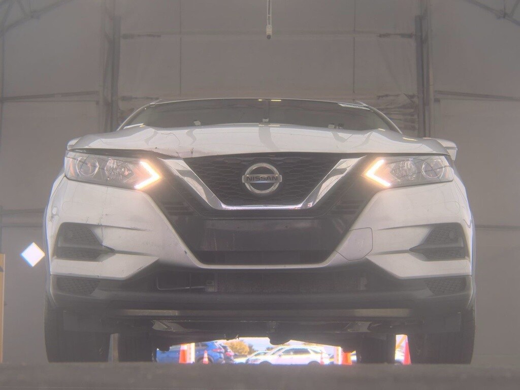 2020 Nissan Rogue Sport SV photo 3