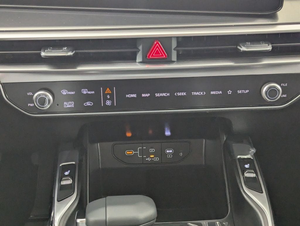 2025 Kia Sorento S - Photo 20