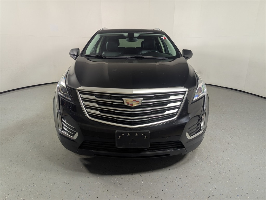 2017 Cadillac XT5 Luxury photo 2