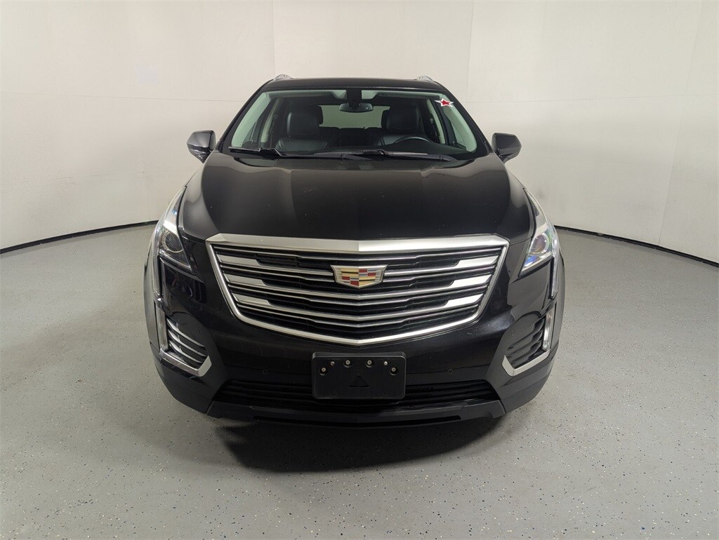 2017 Cadillac XT5 Luxury photo 2