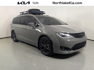 2020 Chrysler Pacifica Touring Minivan/Van