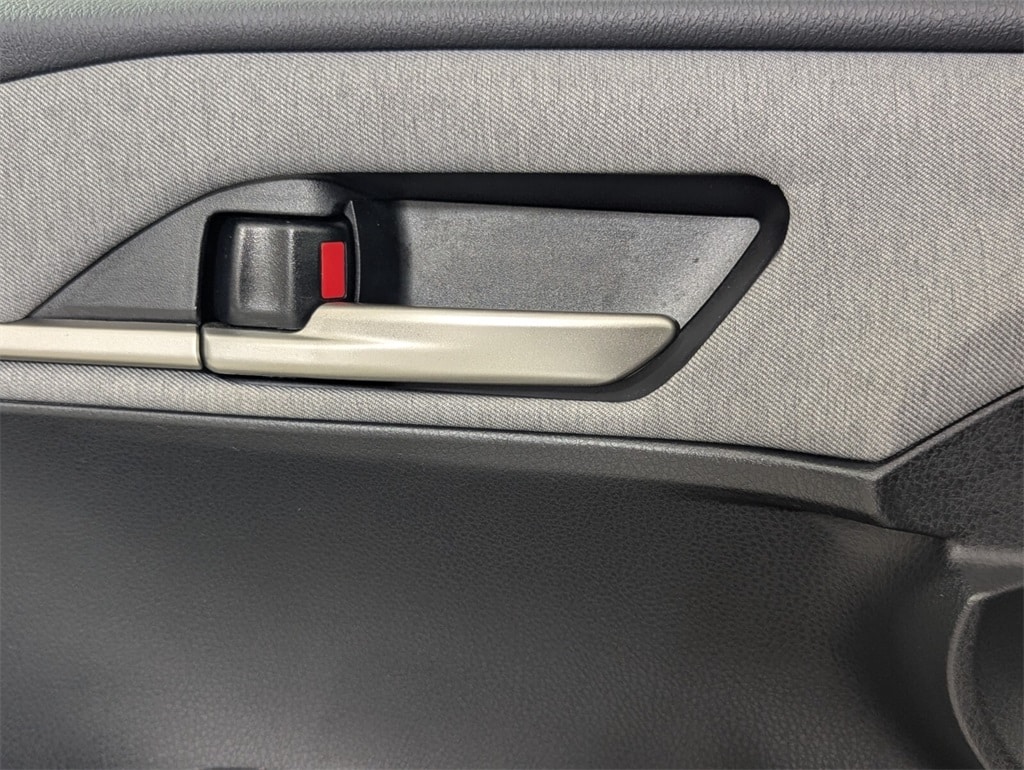 2025 Toyota Camry LE photo 12