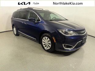2017 Chrysler Pacifica Touring L Minivan/Van