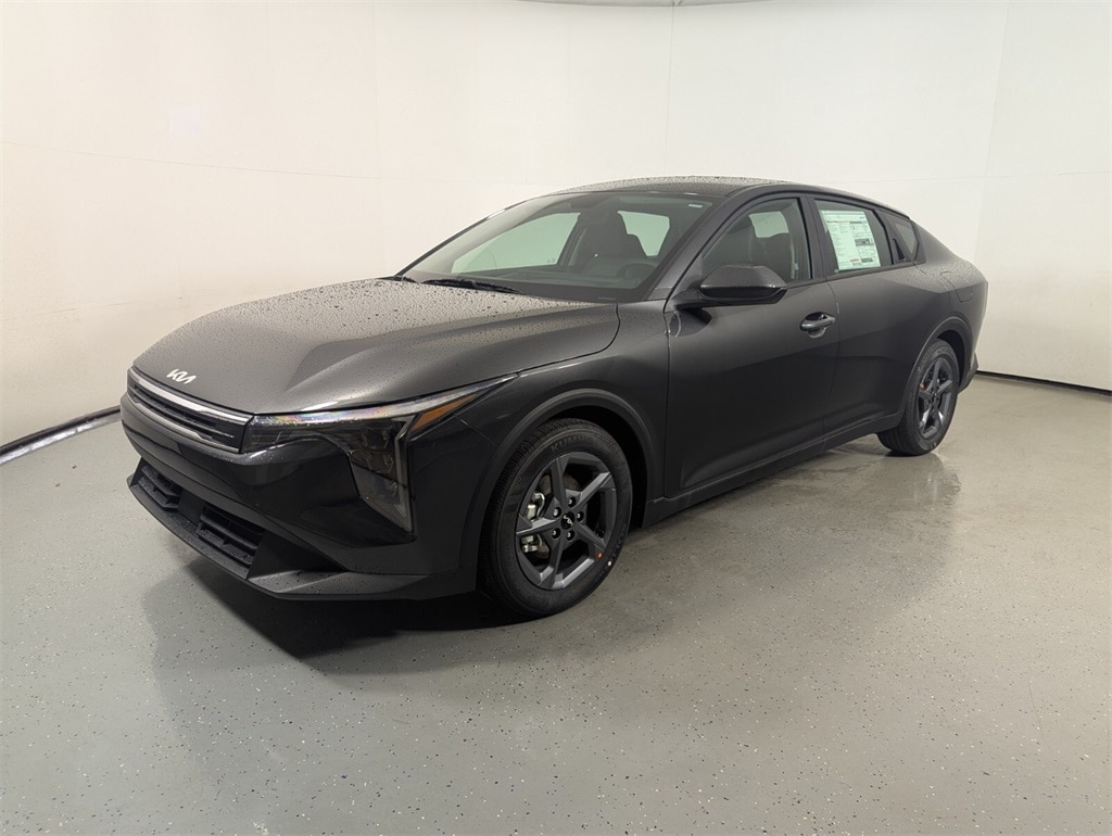 2025 Kia K4 LXS photo 3