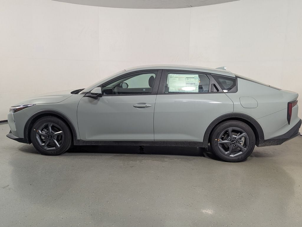 New 2026 Kia K4 LXS Sedan