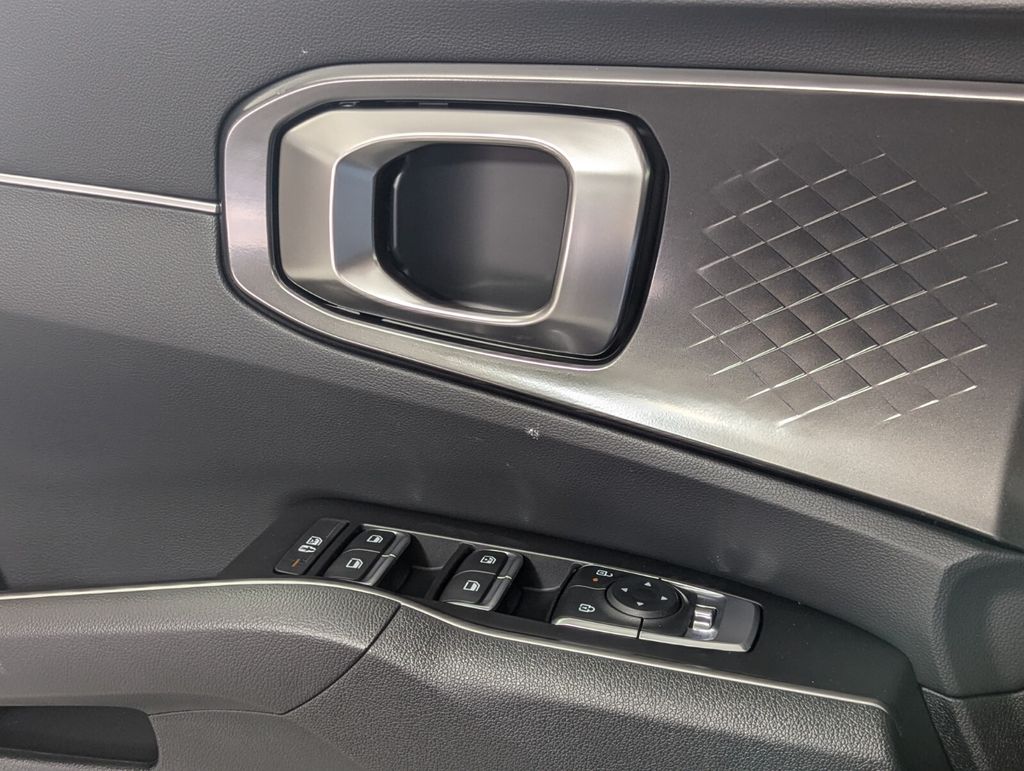 2025 Kia Sorento S - Photo 14