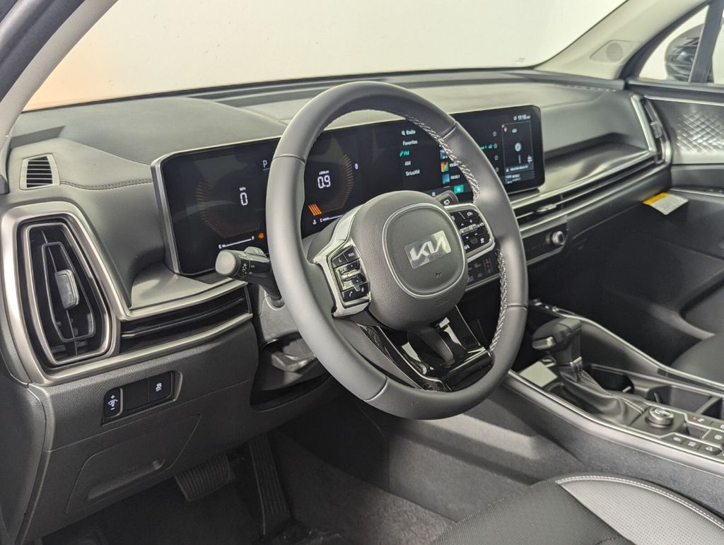 2025 Kia Sorento S - Photo 11