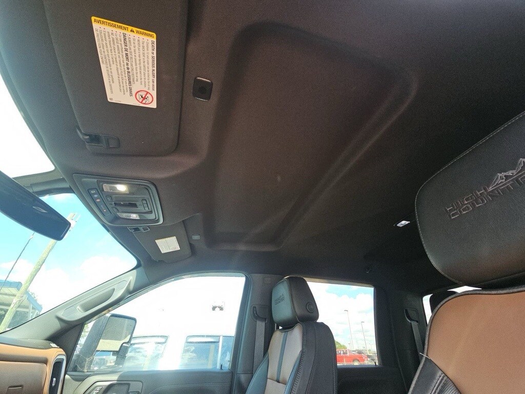2022 Chevrolet Silverado 3500HD High Country photo 9