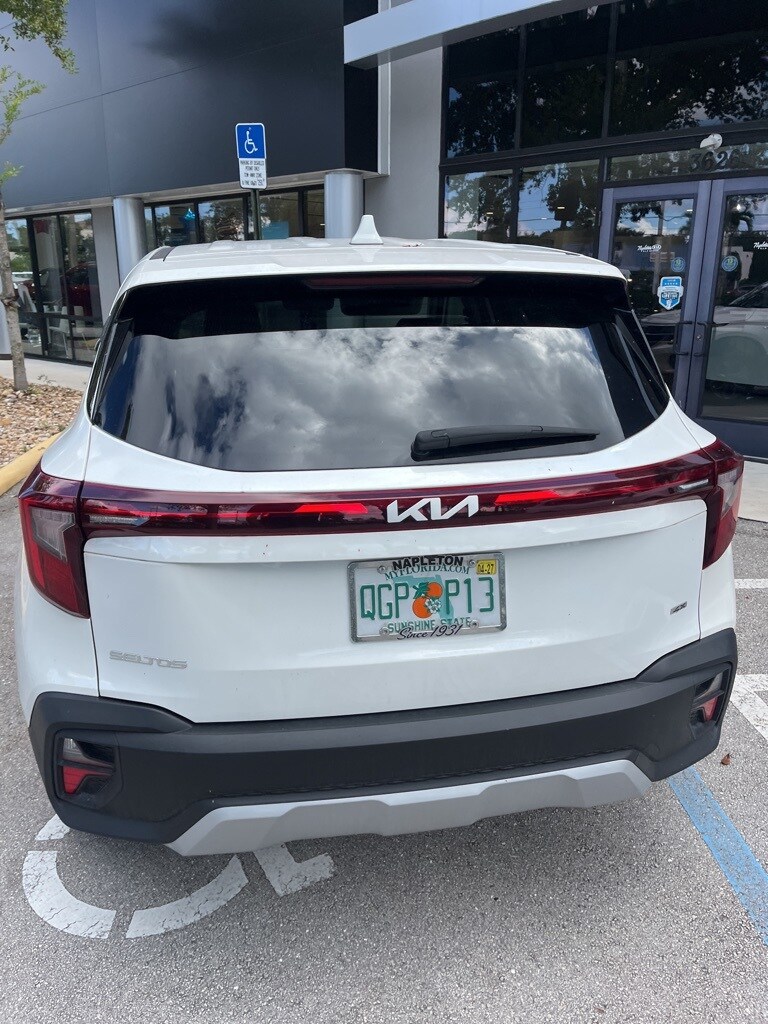 2025 Kia Seltos LX photo 3