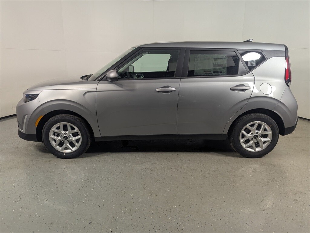 New 2025 Kia Soul LX Hatchback