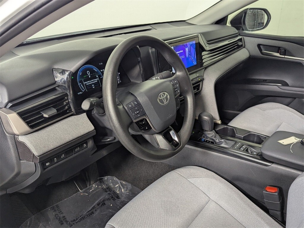 2025 Toyota Camry LE photo 9