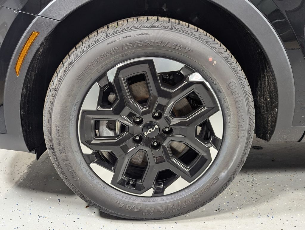 2025 Kia Sorento S - Photo 9
