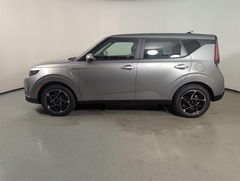 2025 Kia Soul EX photo 4