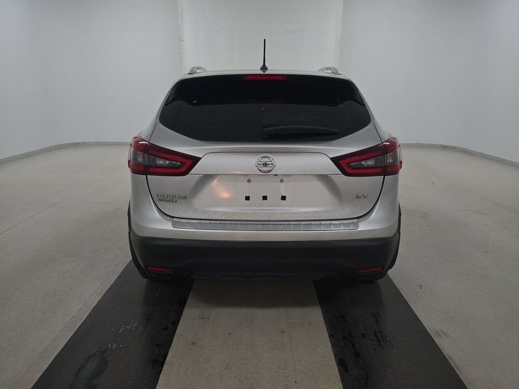 2020 Nissan Rogue Sport SV photo 2