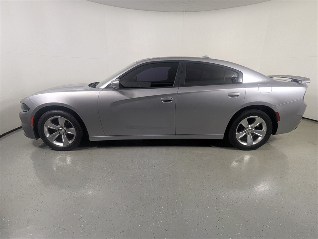 2015 Dodge Charger SXT photo 4