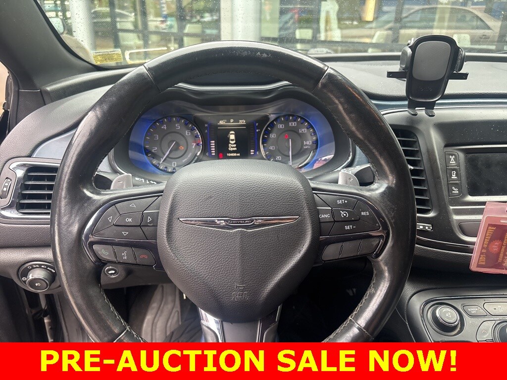 2015 Chrysler 200 S photo 3