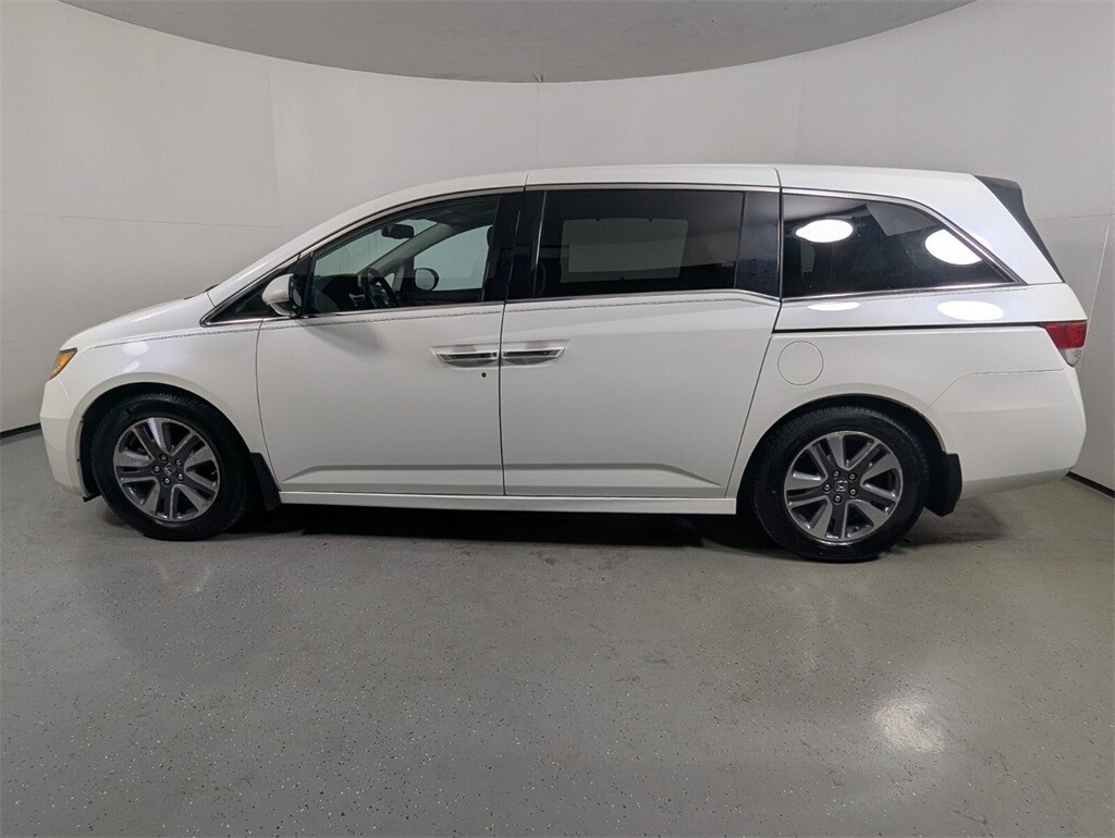 2015 Honda Odyssey Touring photo 4