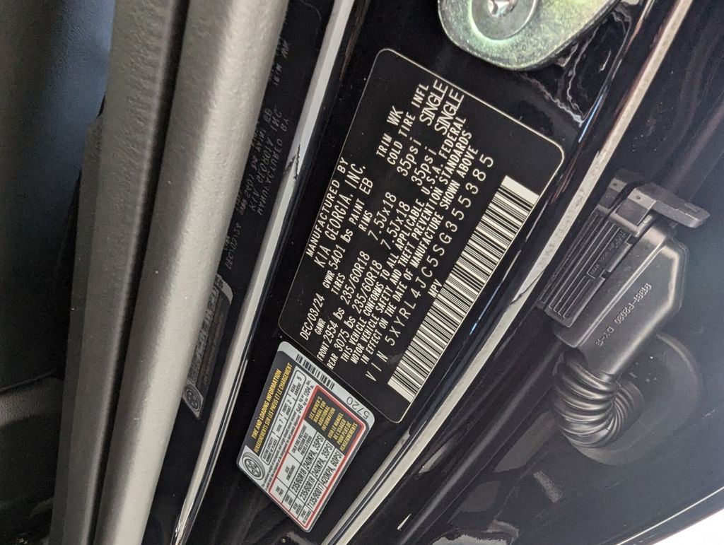 2025 Kia Sorento S - Photo 30