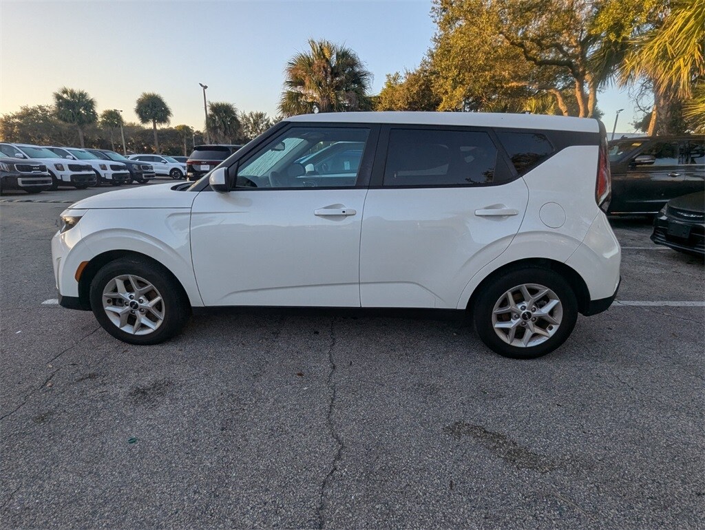 2023 Kia Soul S photo 4