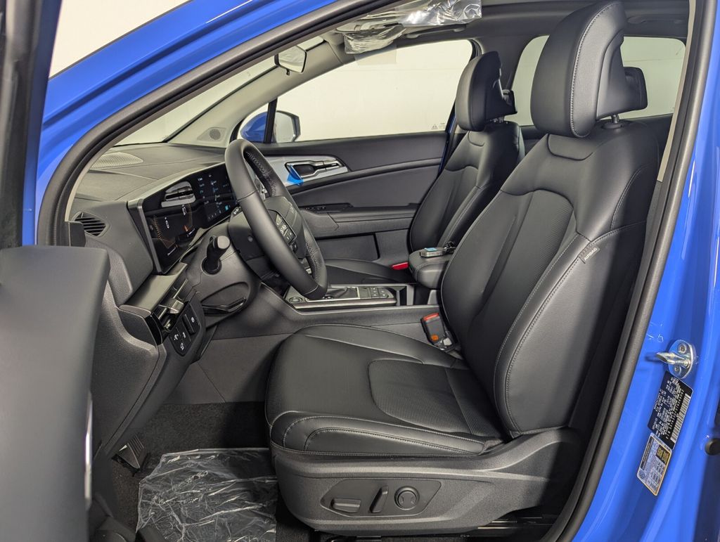 2026 Kia Sportage EX - Photo 12