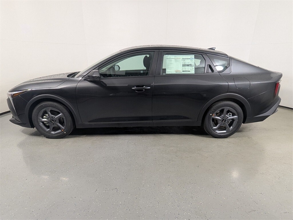 2025 Kia K4 LXS photo 4