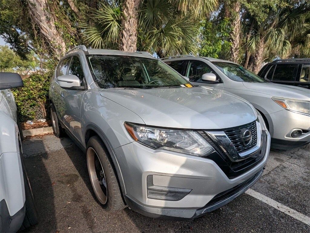 2020 Nissan Rogue S photo 3