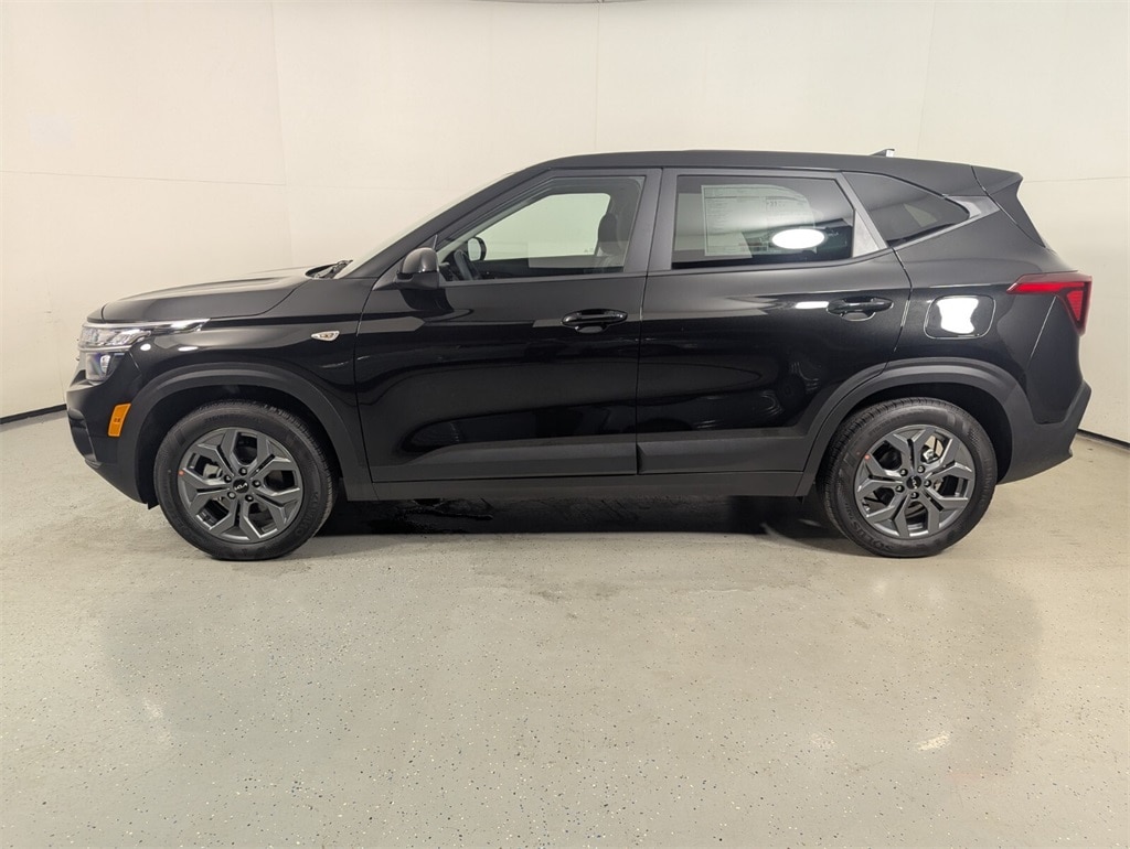 2026 Kia Seltos LX photo 2