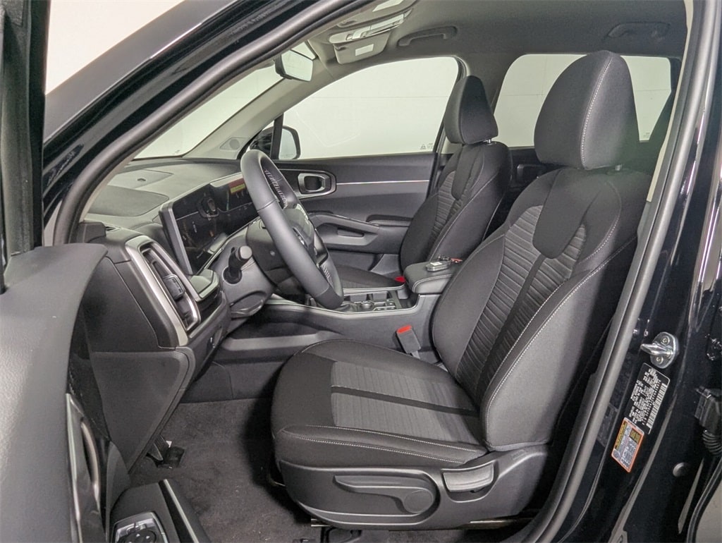 2026 Kia Sorento LX photo 8