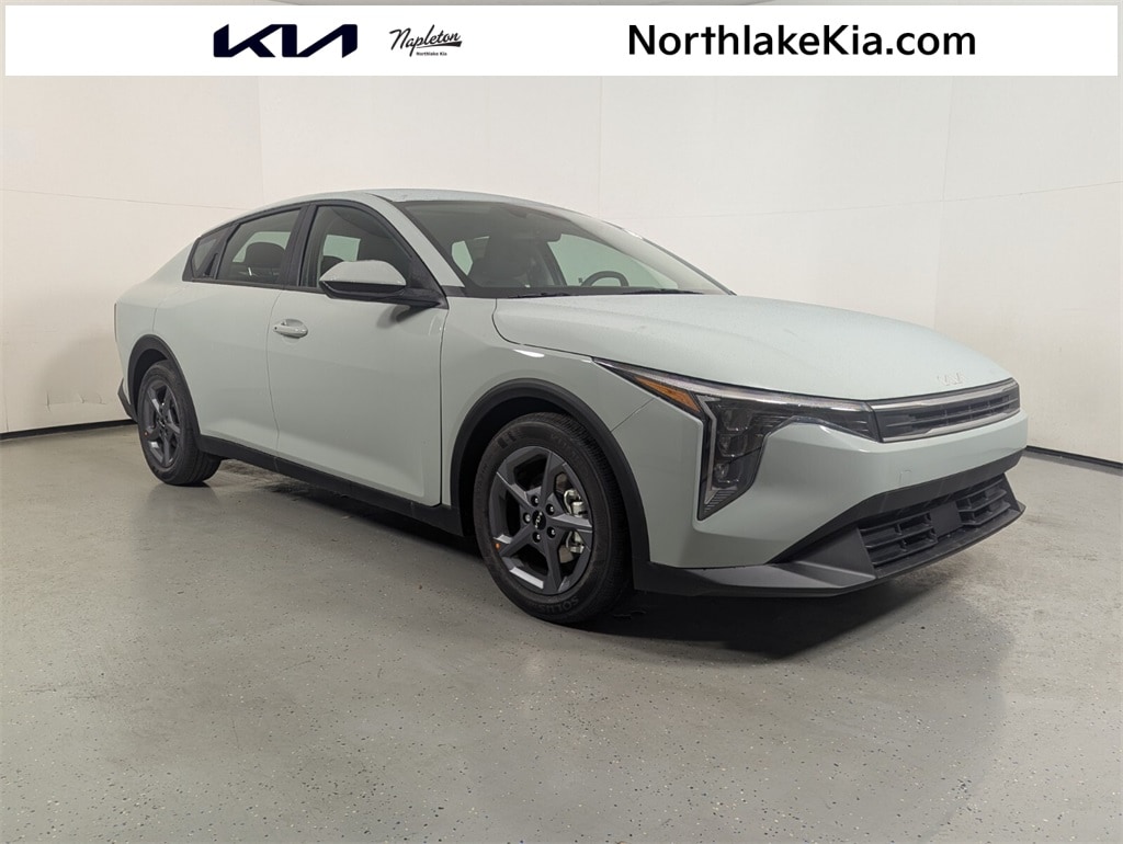 2025 Kia K4 LXS's photo