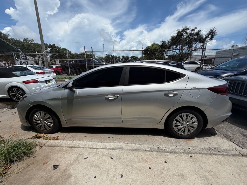 Used 2019 Hyundai Elantra SE Sedan