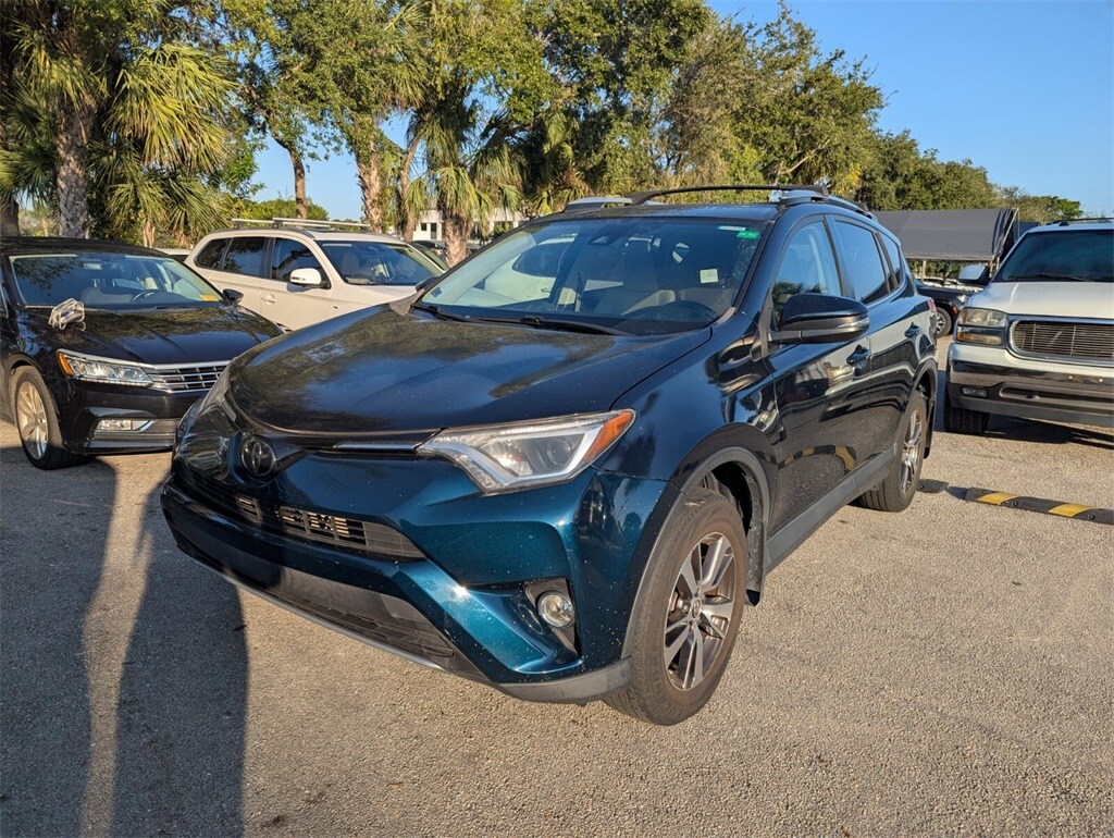 2017 Toyota RAV4 XLE photo 2