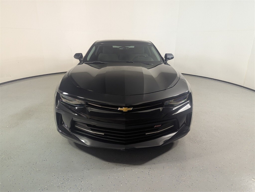 2018 Chevrolet Camaro 1LT photo 2