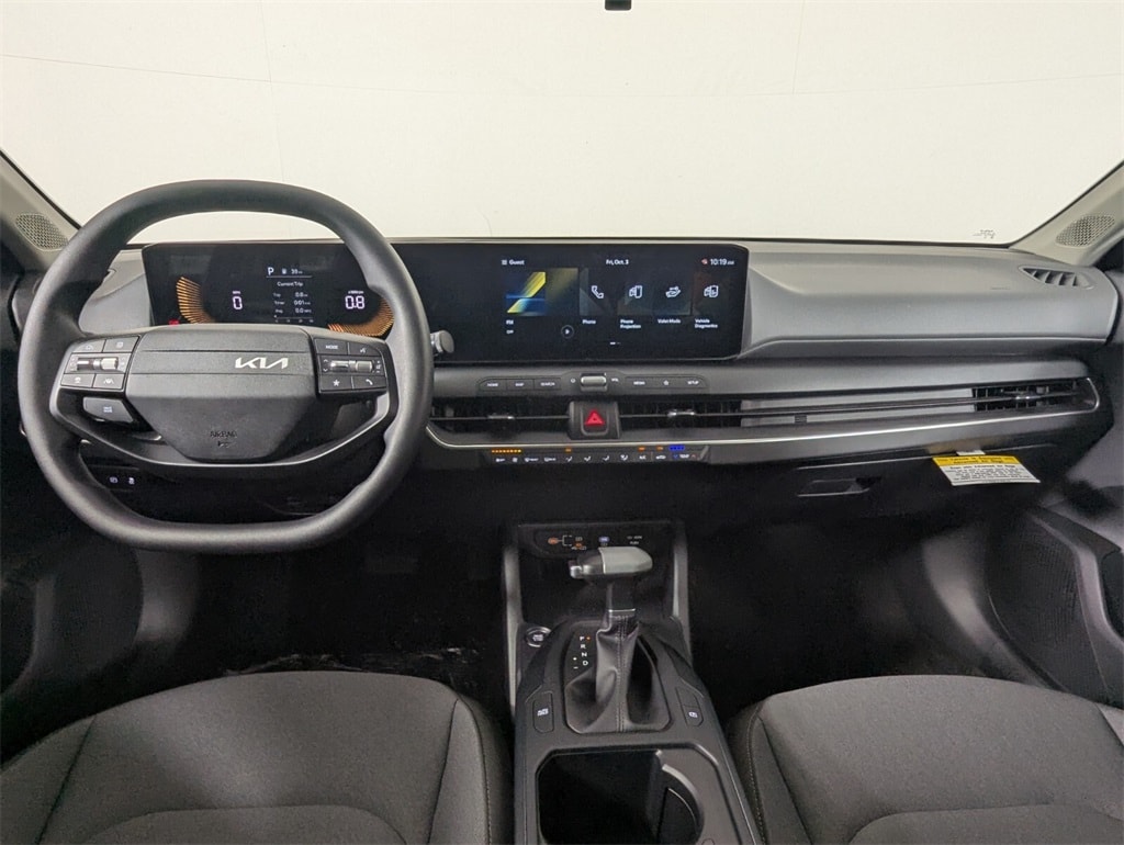 2025 Kia K4 LXS photo 13