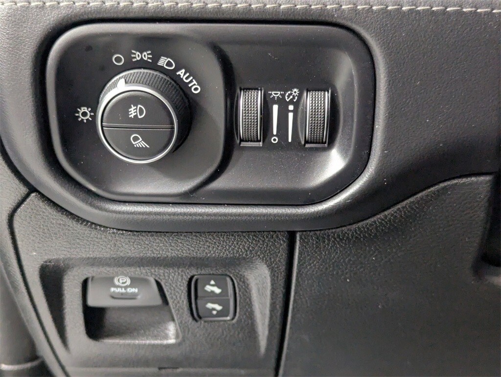 2022 Ram 1500 Limited photo 12