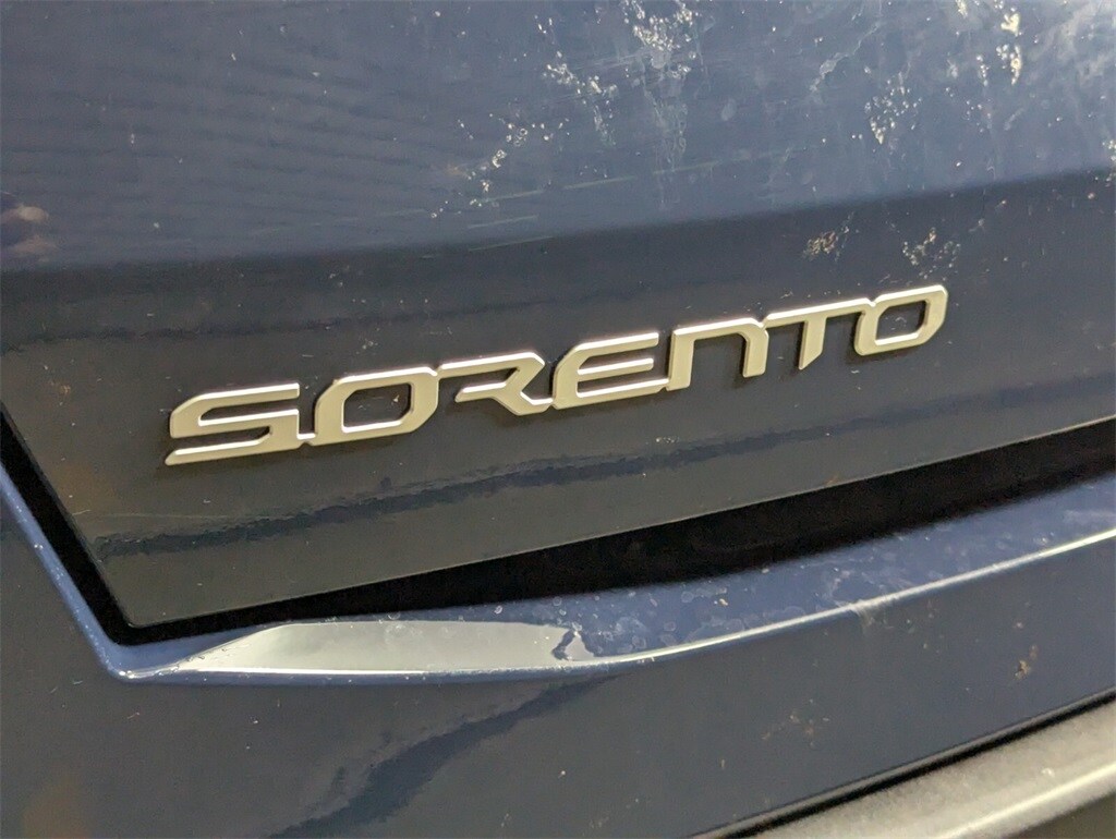 2026 Kia Sorento S photo 6