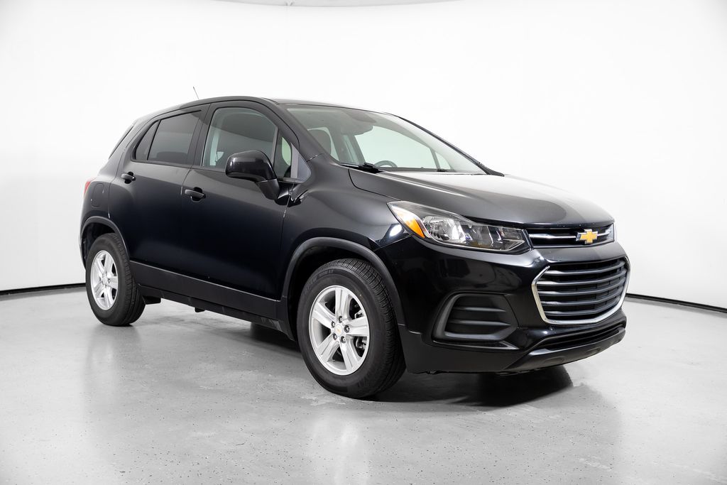 Used 2021 Chevrolet Trax LS with VIN KL7CJKSBXMB304366 for sale in Palm Beach Gardens, FL