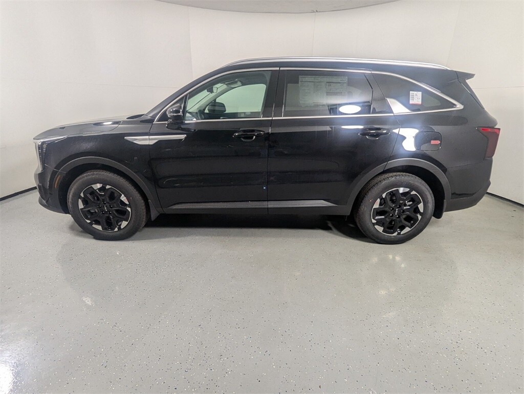 2025 Kia Sorento S photo 4