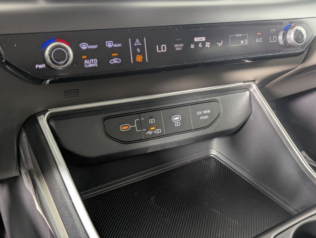 2026 Kia Carnival LXS - Photo 19