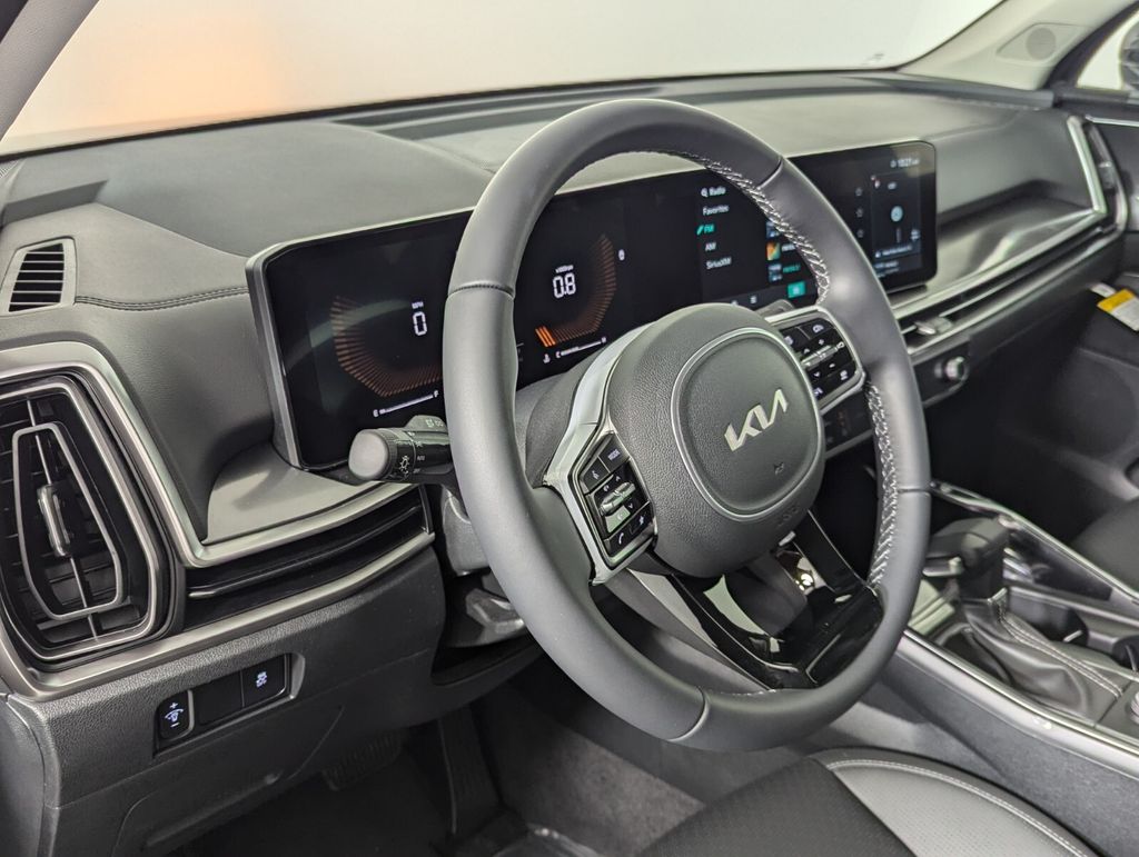 2025 Kia Sorento S - Photo 11