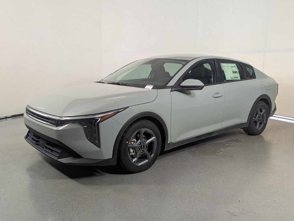 New 2026 Kia K4 LXS Sedan