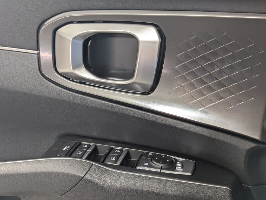 2025 Kia Sorento S - Photo 14