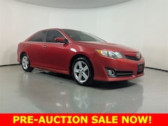 2014 Toyota Camry SE Sedan