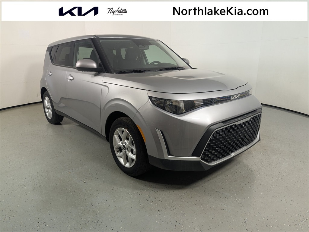 2025 Kia Soul LX's photo