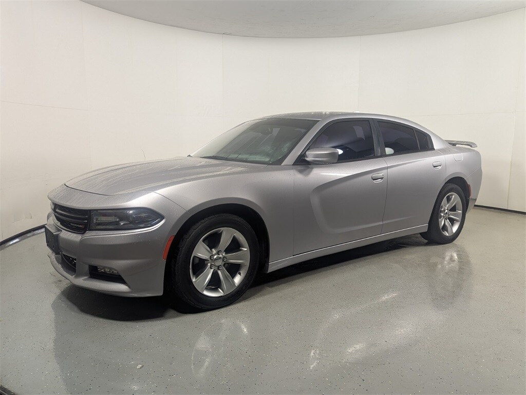 2015 Dodge Charger SXT photo 3