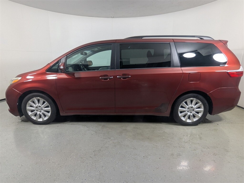Used 2015 Toyota Sienna L Minivan/Van