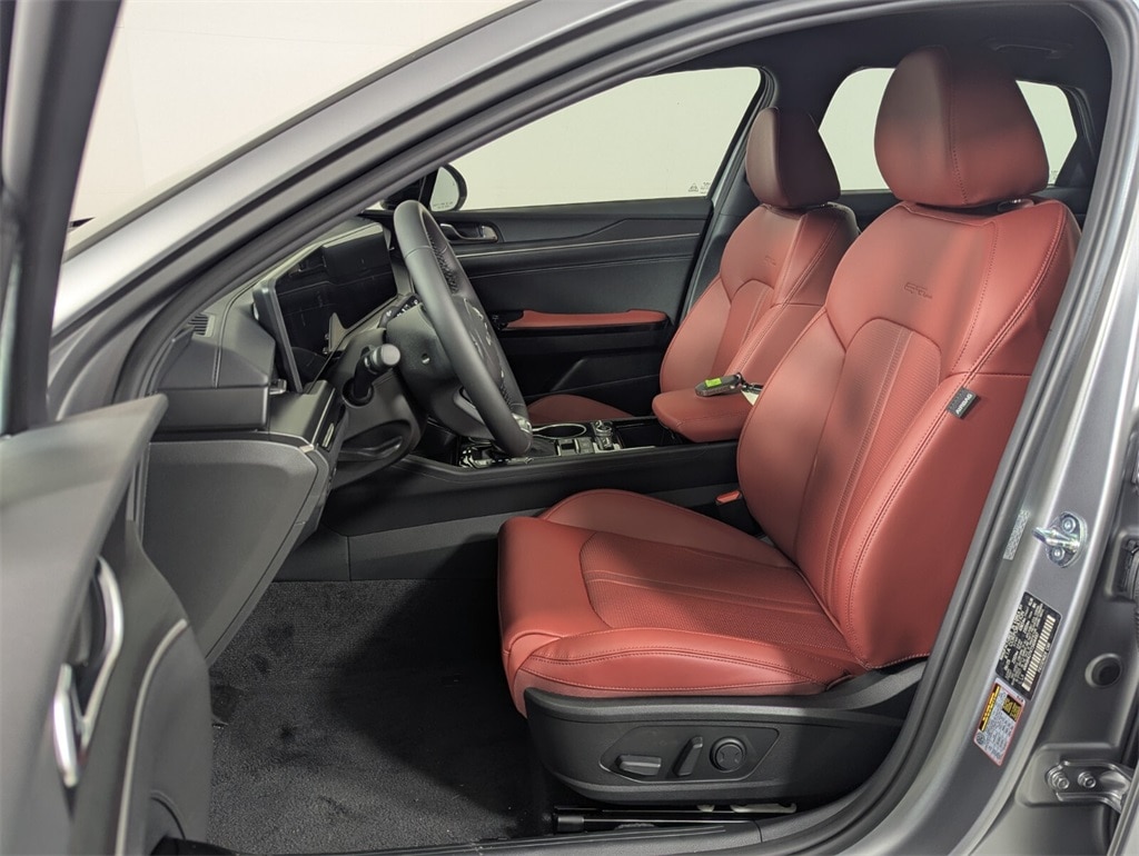 2026 Kia K5 GT-Line photo 11