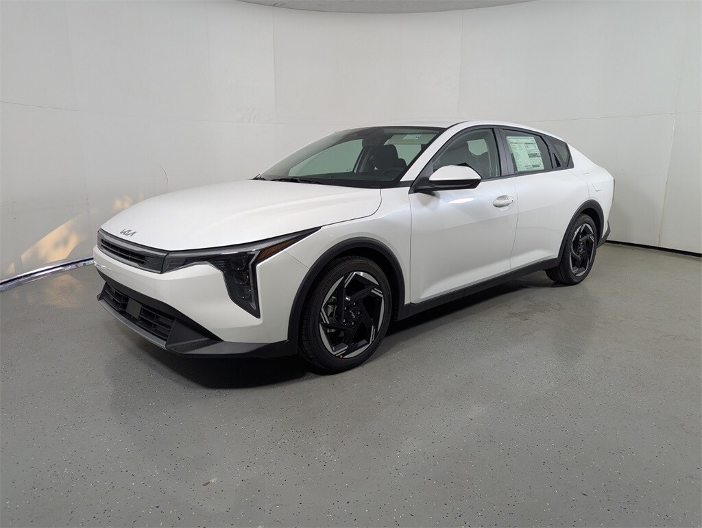 2025 Kia K4 EX photo 3